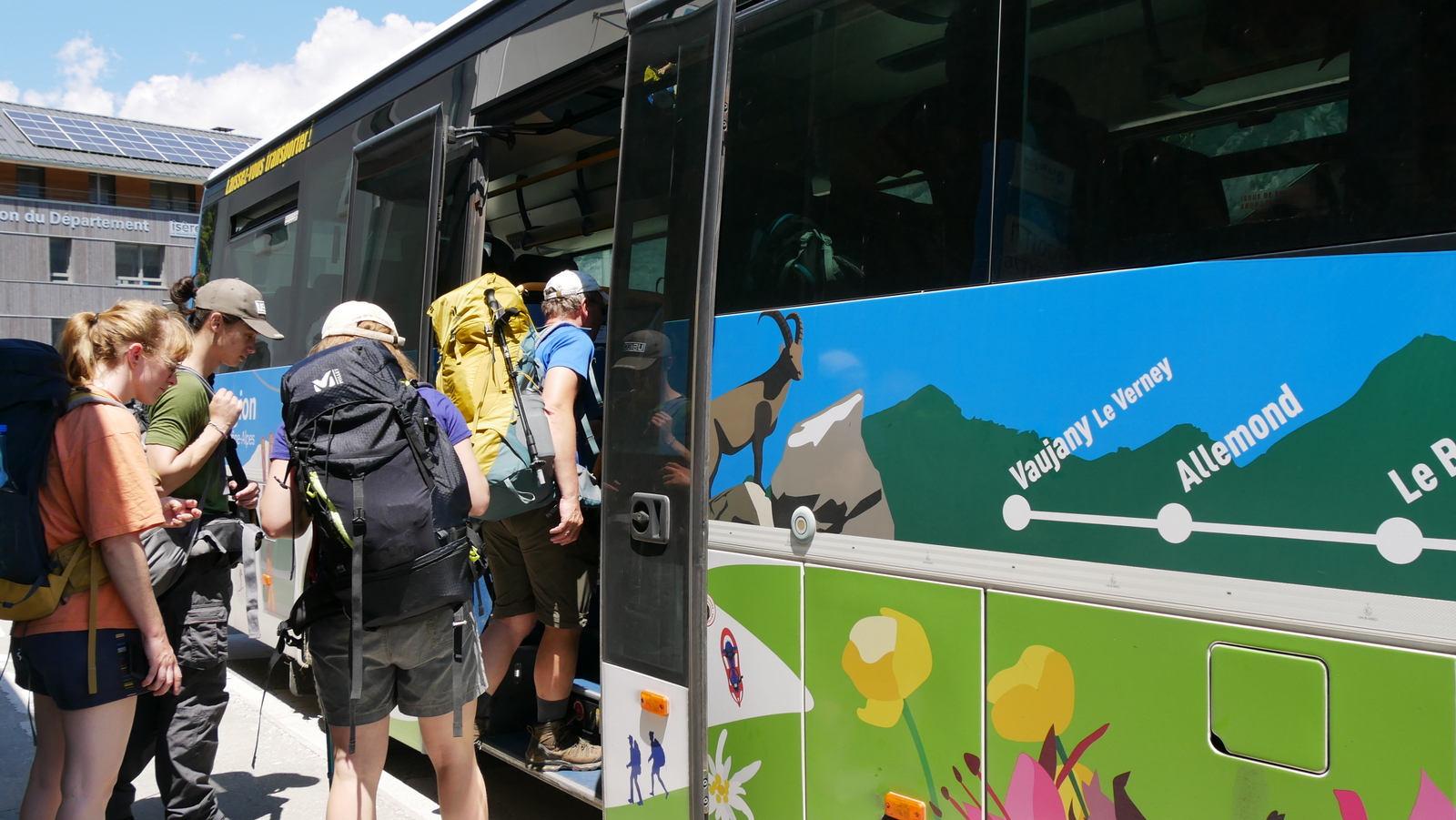 Les Bus de l’été sont de retour en Isère !